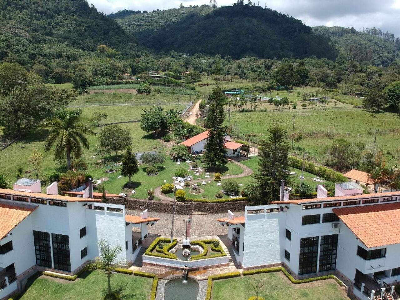 Hotel Maca Lago Calima Εξωτερικό φωτογραφία